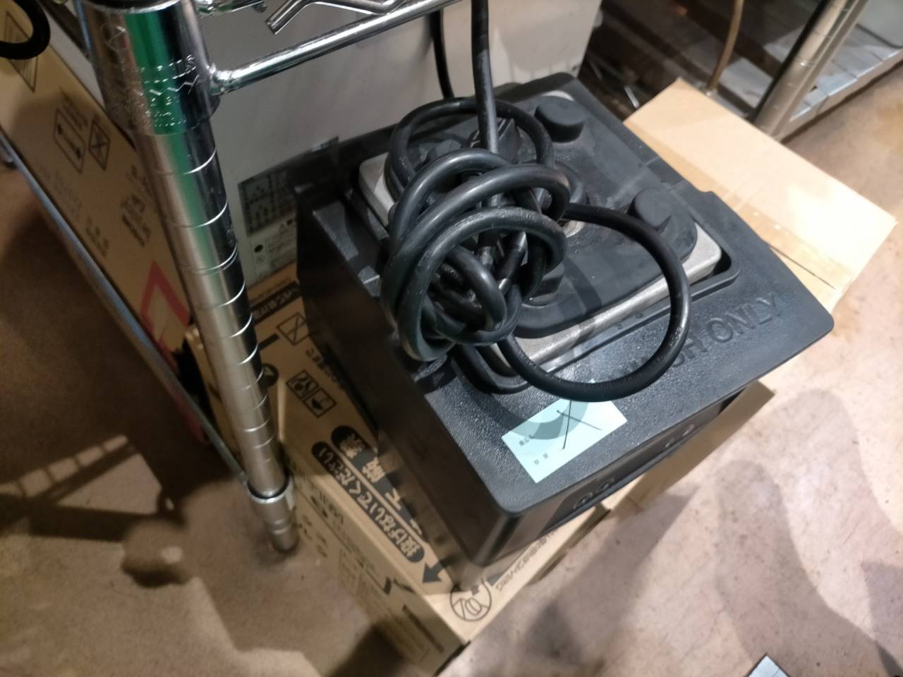 多賀下りサービスエリアのスターバックさんでブレーカーが頻繁に落ちるので、修理依頼をいただきました。